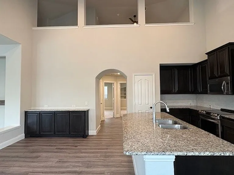 9400 Wellington Dr — Photo 7