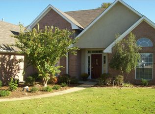 4513 Meadow Ridge Dr, Tupelo, MS 38801