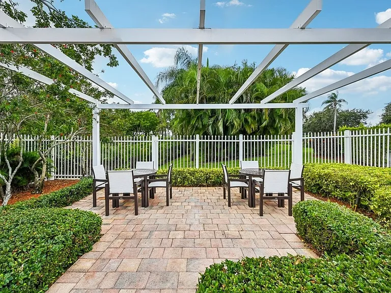 Legacy at Palm Aire — Photo 9