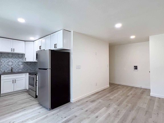 4th image of 4168 1/2 32nd St Unit 1