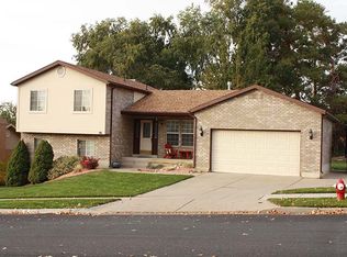 26 West 1700 North, Centerville, UT 84014