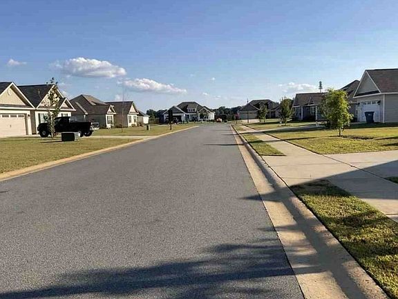 Exterior Neighborhood (street photo)