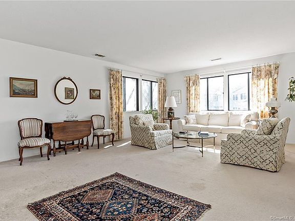 4th image of 26 Rowayton Woods Dr Unit 26