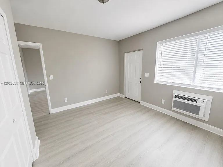 1920 Washington Ave #5 — Photo 11