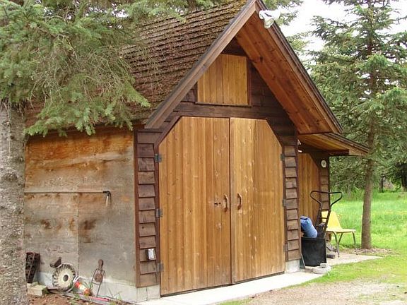 Detached Garage with Studio