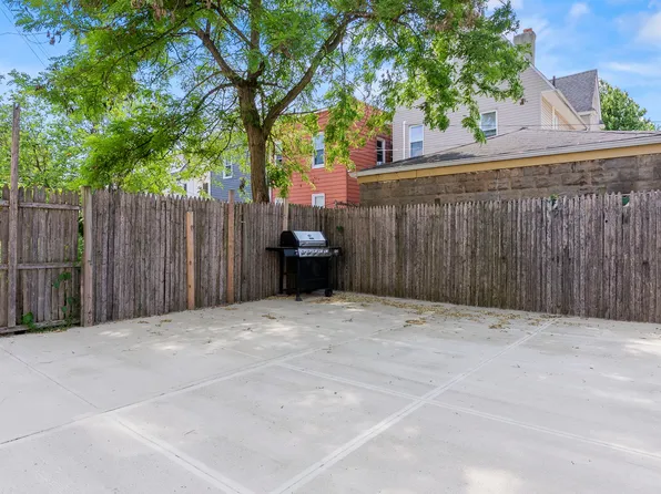 1604 Brooklyn Avenue image 1 of 8