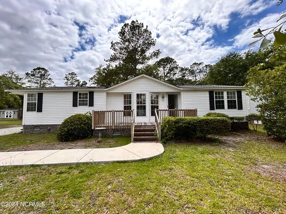 1075 Captains Ct