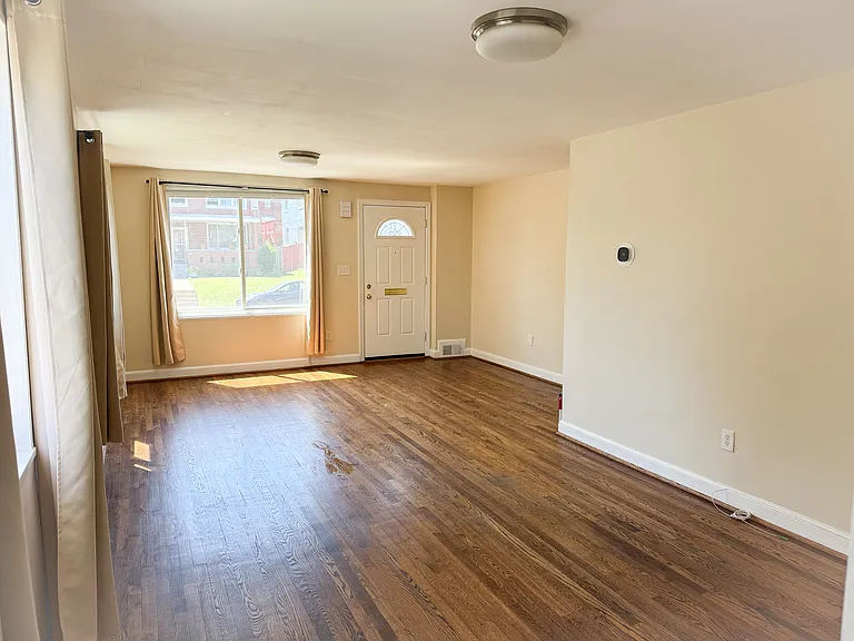 5027 Sargent Rd NE — Photo 20