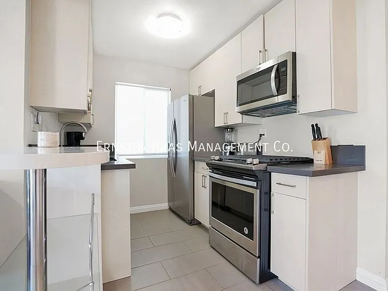 17071 Oak Ln #A — Photo 9