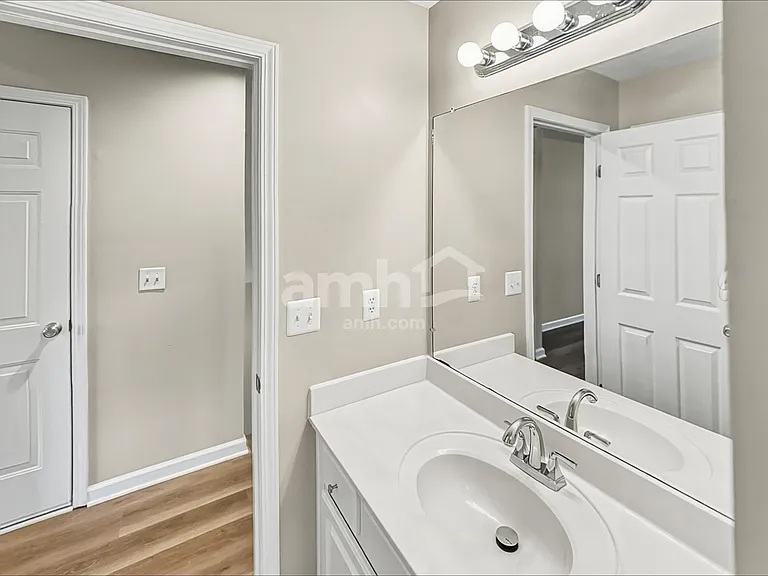2120 Loudenslager Dr — Photo 16