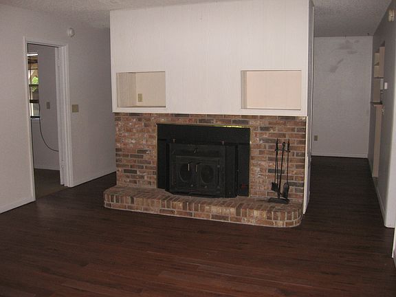 3rd image of 3164 Red Bud Ln