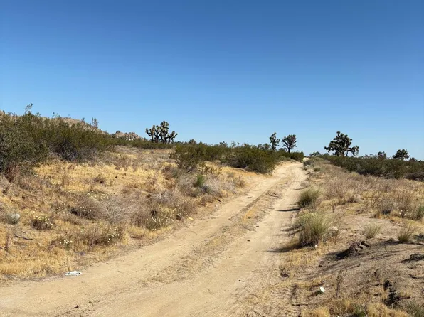 140 Vic Ave N #N12, Palmdale, CA 93591