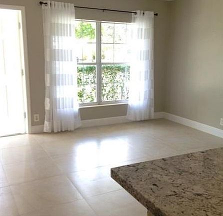 5th image of 210 Ne 51 Street