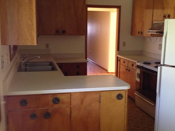 3rd image of 4806 72nd St E