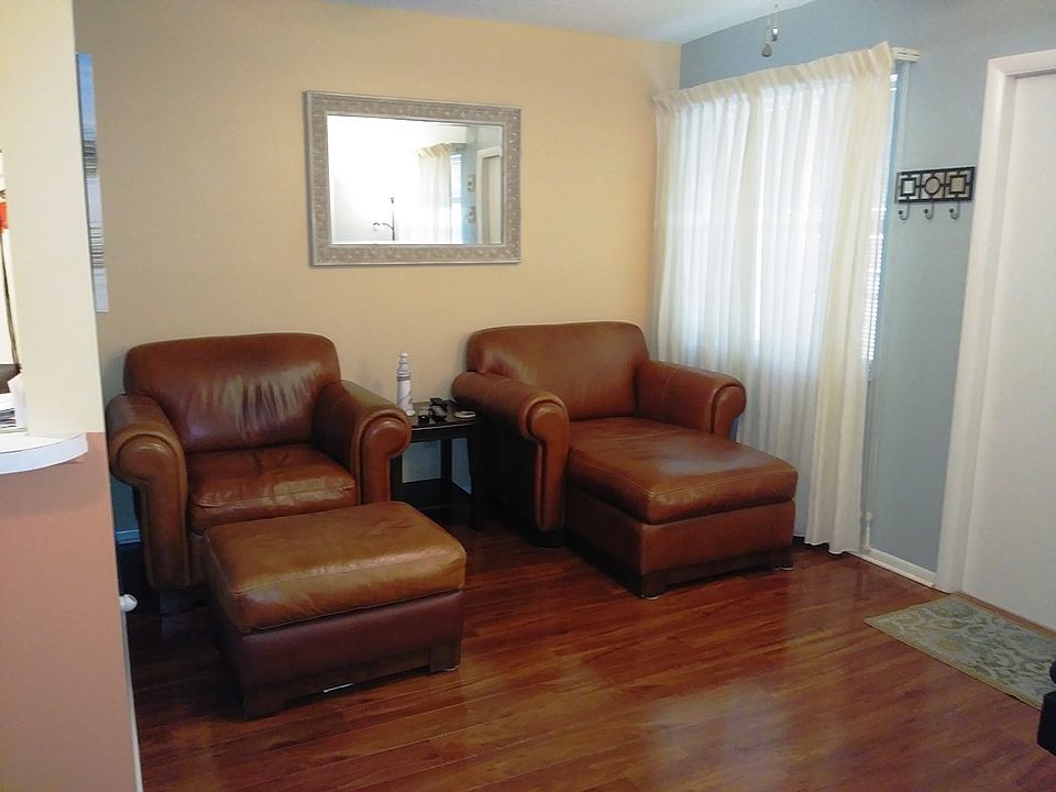 1st image of 102 Royal Oak Dr