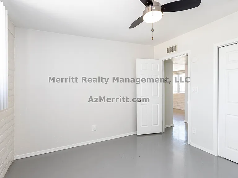 50 W King Rd #11 — Photo 12