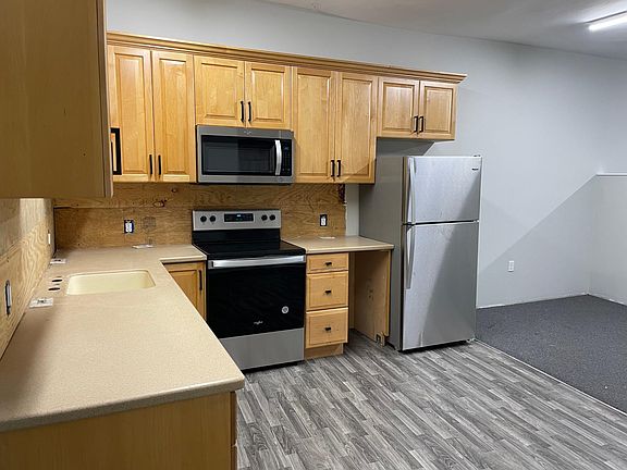 4th image of 84 Carlton Ave Unit 1