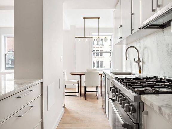 4th image of 310 W 72nd St #6GF