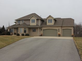 6710 Ridge Royale Dr, Greenleaf, WI 54126