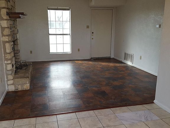 3rd image of 3404 Lynridge Dr #A