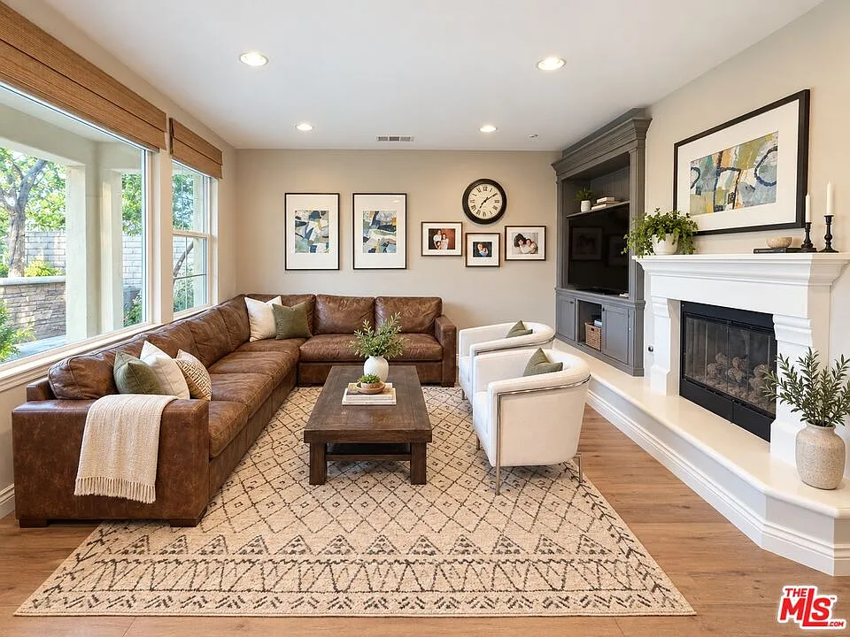 4 bed, 4.5 bath, 3181 sqft, $6,250 — Photo 1