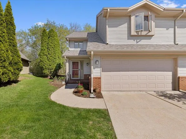 521 Frederick COURT, Oconomowoc, WI 53066