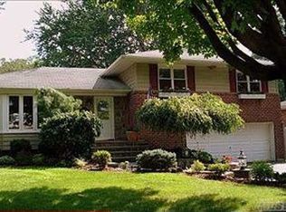 6 Leefield Gate, Melville, NY 11747