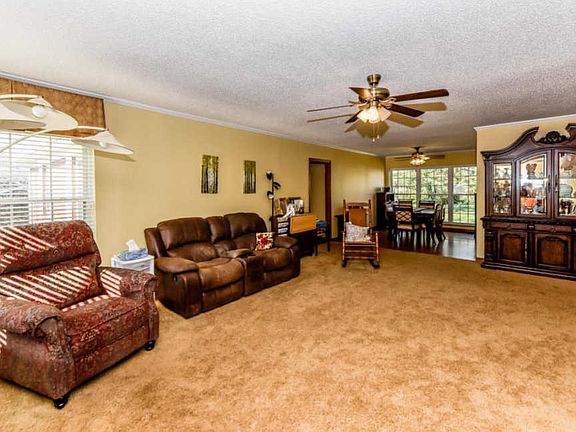 5th image of 206 Dogwood Dr