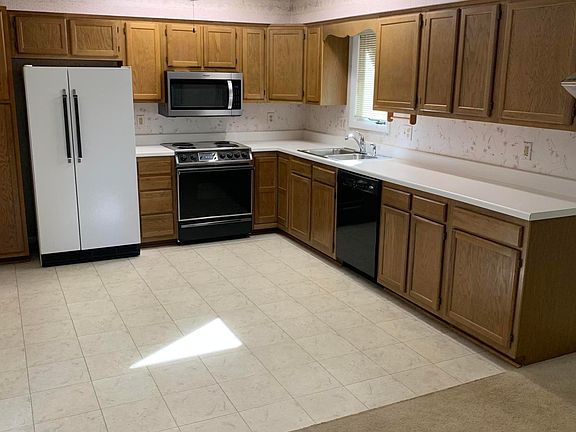 5th image of 419 Windward Dr