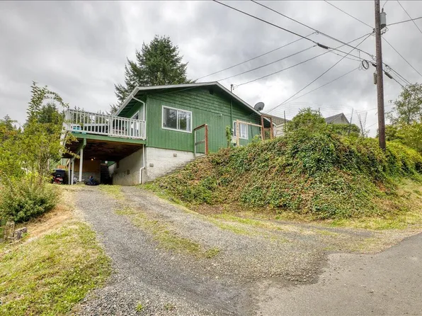 1252 NW Spruce St, Toledo, OR 97391