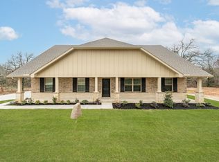 1004 Leo Ln, Poolville, TX 76487