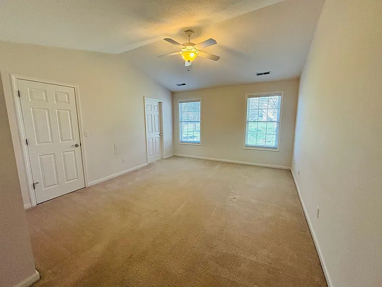 200 Meadow Dr — Photo 12