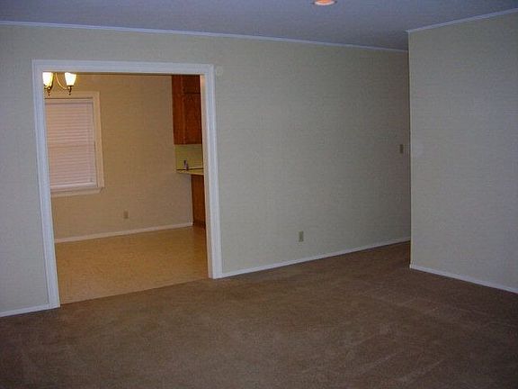 5th image of 701 Sunset St