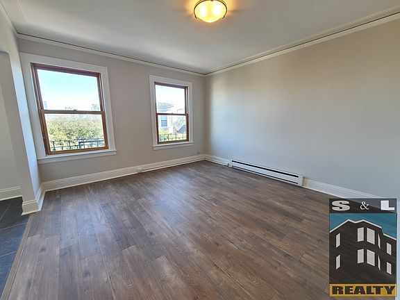5th image of 445 Webster St #15