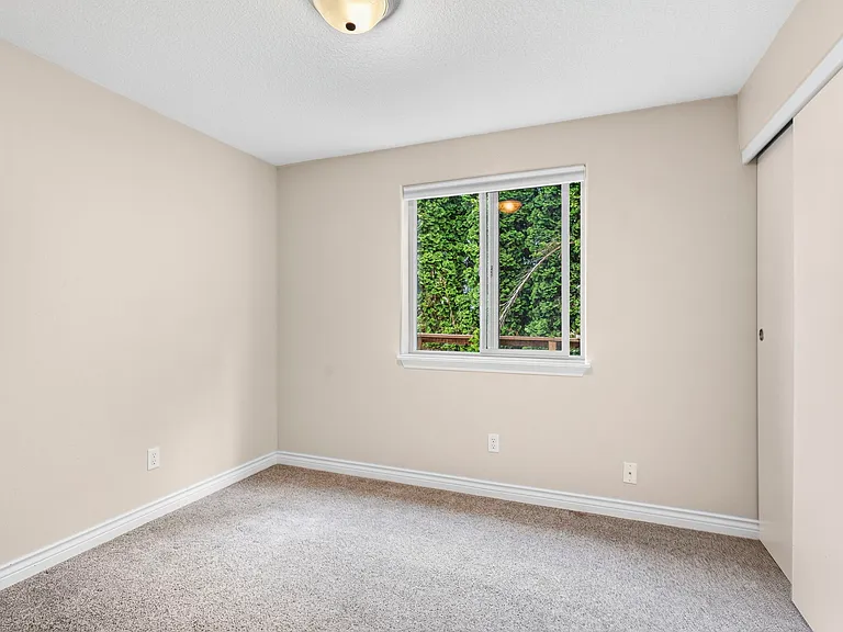 53 Michael St — Photo 10