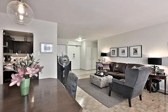 11 Shallmar Blvd — Photo 9