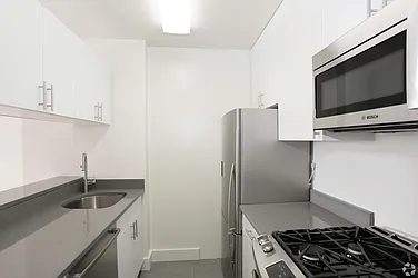 Rented by 280 Park Avenue South Realty