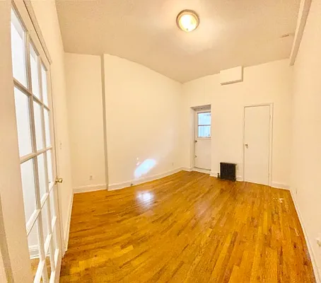 Rented by EastMount Realty LLC | media 3