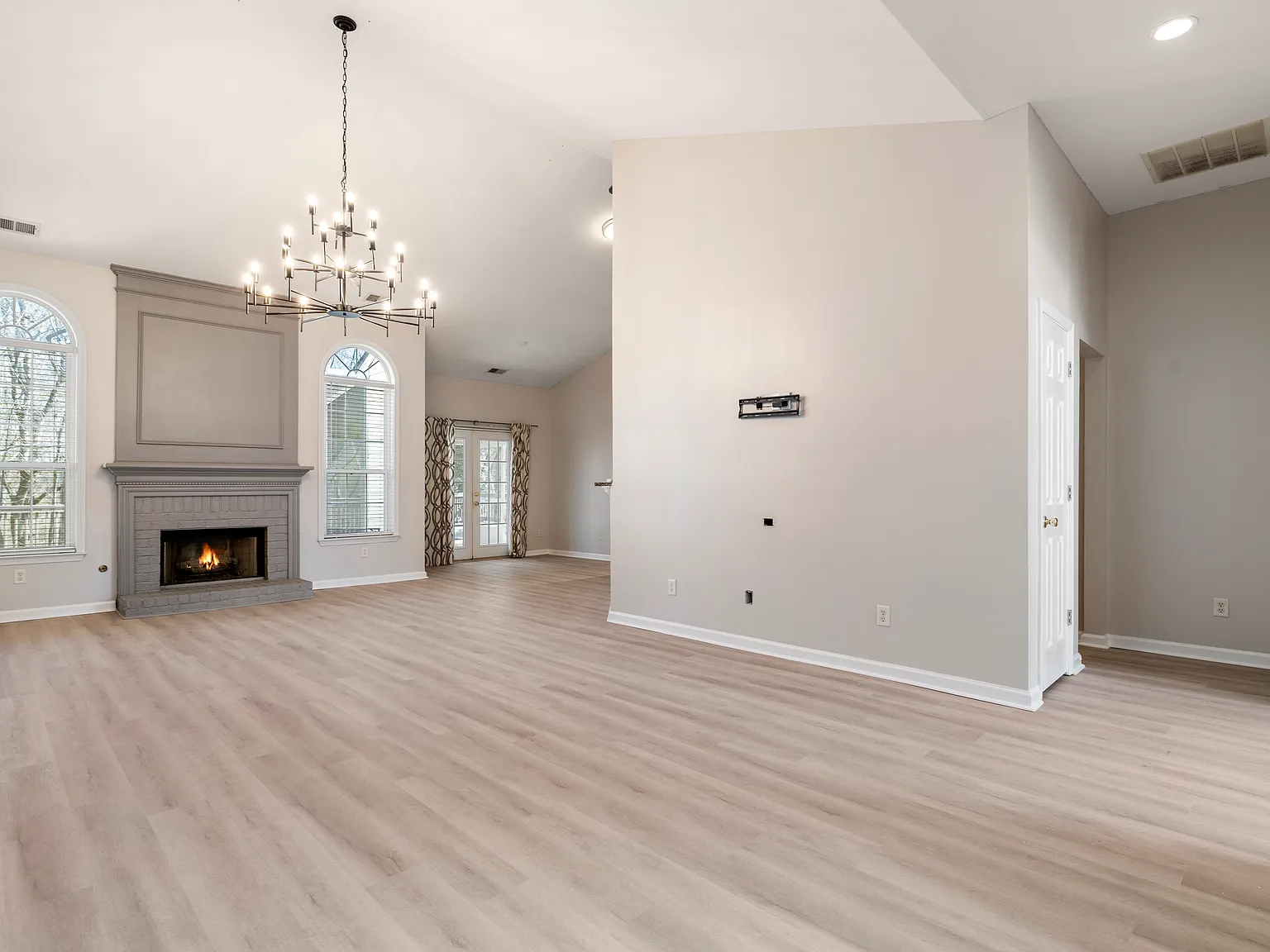 5103 Huntcrest Dr SW — Photo 4