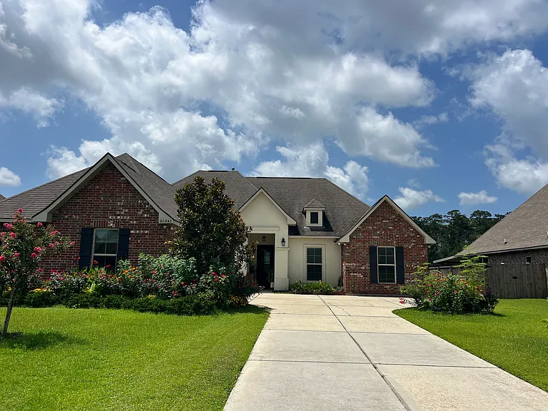 20340 Thornwood Dr — Photo 2