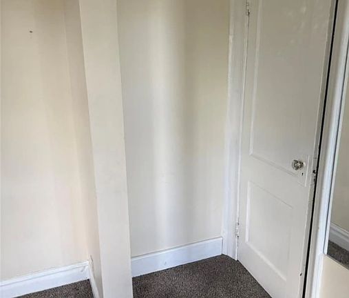 4th image of 164 Autumn St Floor 2