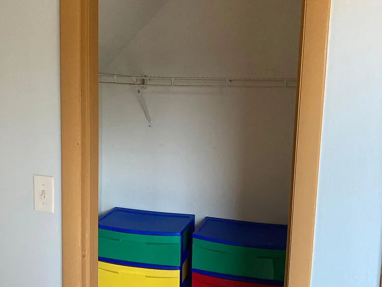 Bedroom 2 - Large Closet