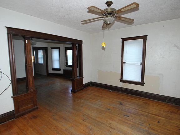 4th image of 3015 29th Ave S