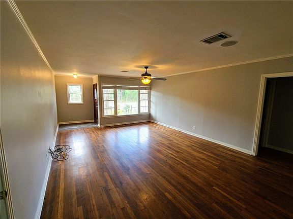 3rd image of 5617 Shoal Creek Blvd