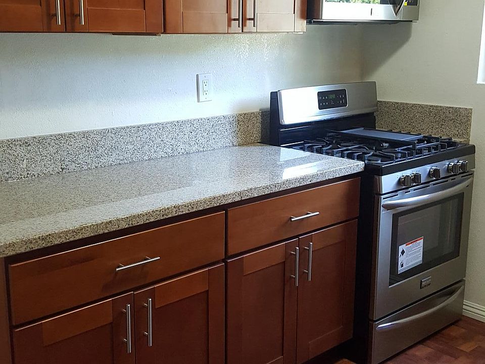 Kitchen lots of cabinet space