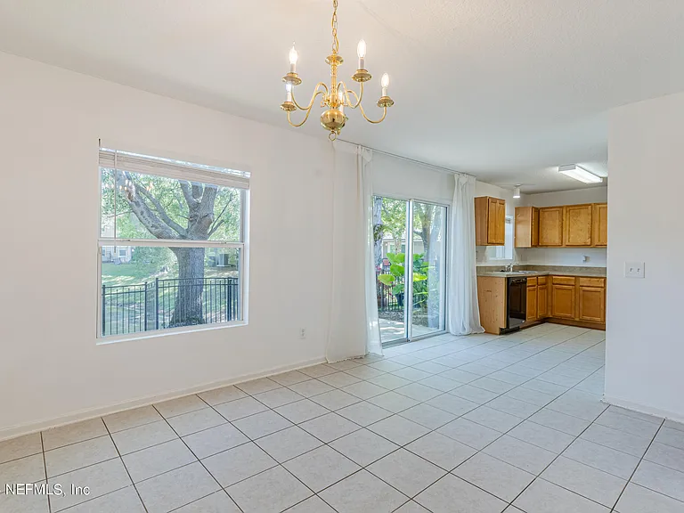 1630 Vineland Cir #B — Photo 13