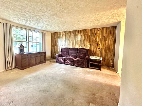 3rd image of 1615 Mutz Dr
