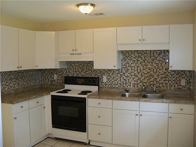 1st image of 1362 Park Ln