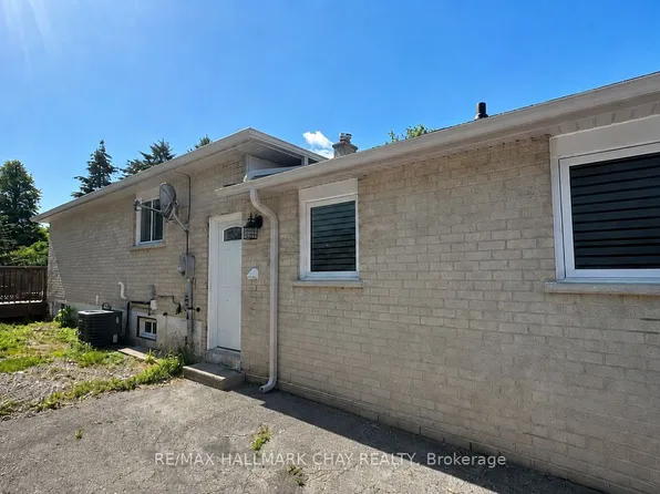 32 Stewart Ave, New Tecumseth, ON L9R 1C8