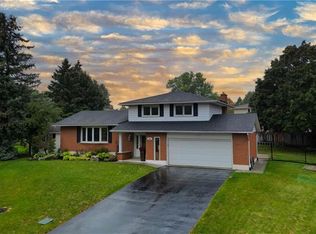 298 Creighton Ct, Waterloo, ON N2K 1W6